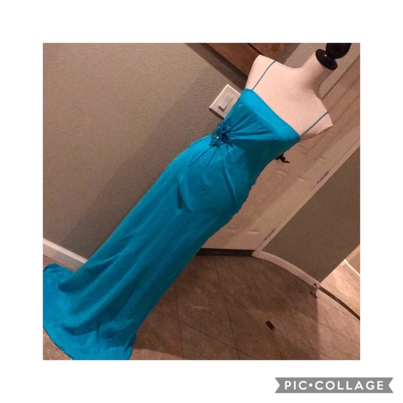 Laundry By Shelli Segal Dresses & Skirts - Laundry Aqua Flower Gown